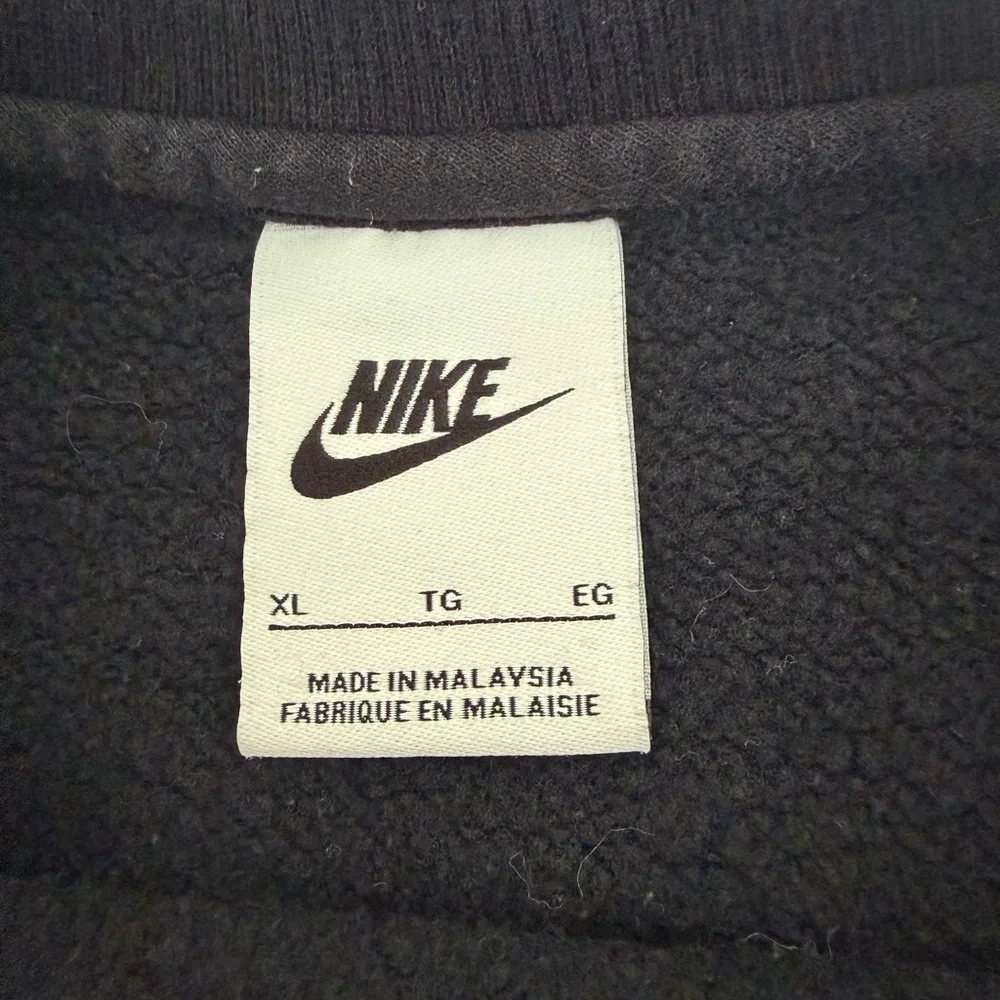 Black Nike Crewneck - Picture 2 of 3